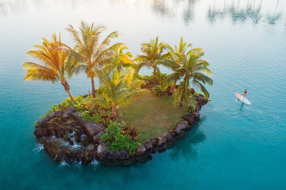 Small island in Duke Kahanamoku Lagoon, Waikiki - Hawaii Tourism Authority