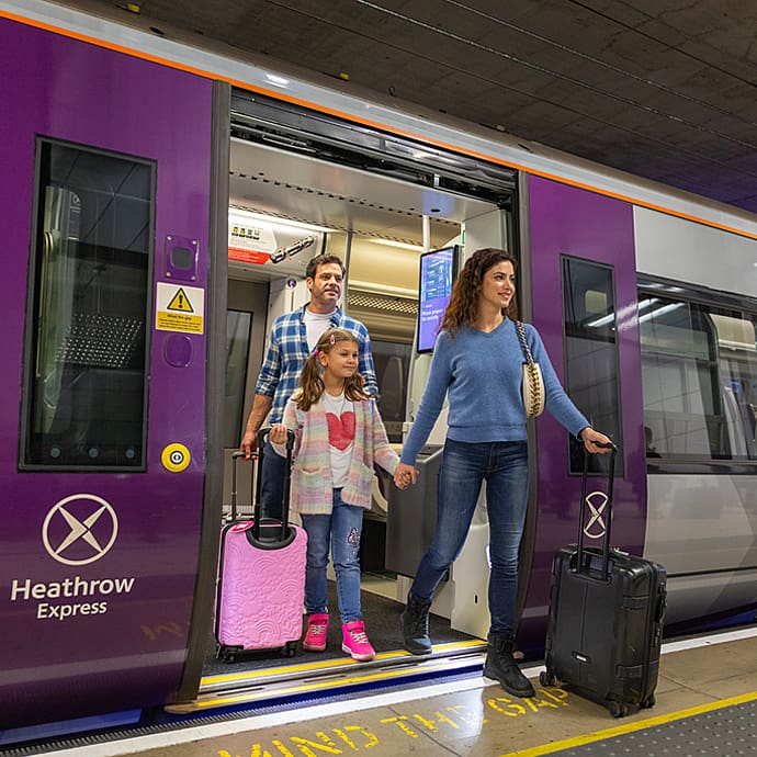 family-heathrow-express-service-heathrow-airport-ltd-heathrow-express-laurence- lennard-yada-yada-690x690 Family using the Heathrow Express service - Heathrow Airport Ltd/Heathrow Express/Laurence Lennard/Yada Yada