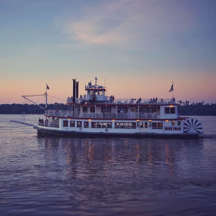 Mark Twain Riverboat – Missouri Division of Tourism/Hannibal CVB Mark Twain Riverboat – Missouri Division of Tourism/Hannibal CVB