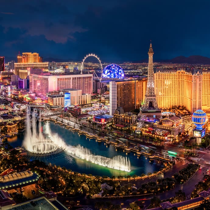 Bustling nightlife of the Las Vegas Strip – Visit Las Vegas